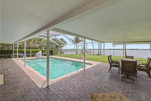 1910 NW Cove Cir, Stuart, FL 34994 - Photo 23