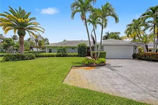 1910 NW Cove Cir, Stuart, FL 34994 - Photo 9