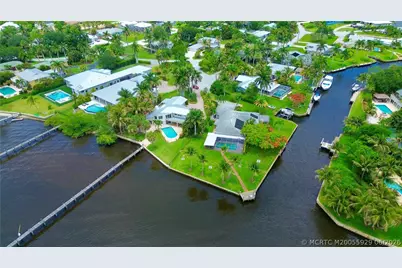 1910 NW Cove Circle, Stuart, FL 34994 - Photo 3