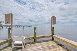 1910 NW Cove Cir, Stuart, FL 34994 - Photo 17