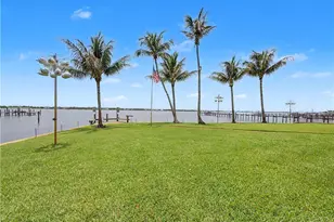 1910 NW Cove Cir, Stuart, FL 34994 - Photo 15