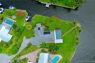 1910 NW Cove Cir, Stuart, FL 34994 - Photo 7