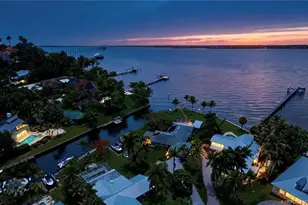 1910 NW Cove Cir, Stuart, FL 34994 - Photo 1