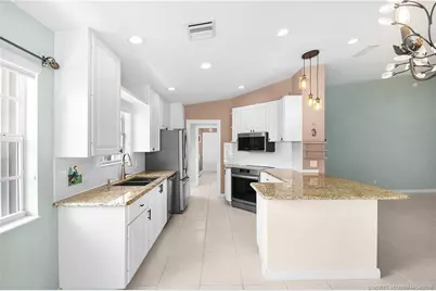 8693 SE Retreat Drive, Hobe Sound, FL 33455 - Photo 19