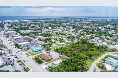 1028 NE Hansen Terrace, Jensen Beach, FL 34957 - Photo 35
