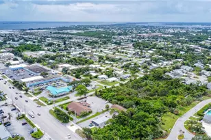 1028 NE Hansen Terrace, Jensen Beach, FL 34957 - Photo 35