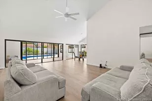 264 E River Park Dr, Jupiter, FL 33477 - Photo 7