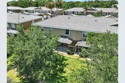 2977 SE Lexington Lakes Drive, Stuart, FL 34994 - Photo 9