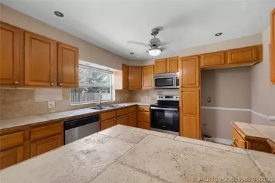 1670 SE Madison Street, Stuart, FL 34997 - Photo 11