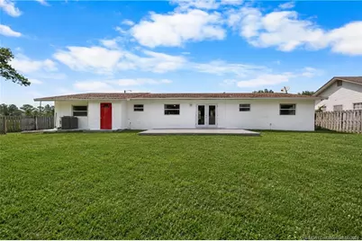 1670 SE Madison Street, Stuart, FL 34997 - Photo 3