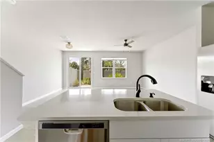 325 SE Halifax Ln, Stuart, FL 34994 - Photo 13