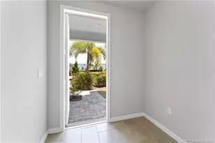 325 SE Halifax Ln, Stuart, FL 34994 - Photo 5