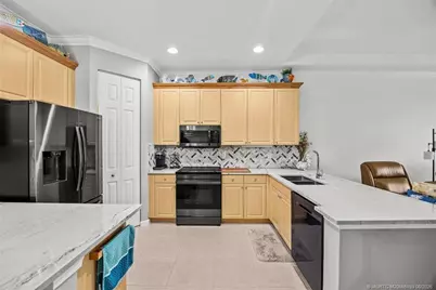 1004 Mariner Bay Boulevard, Fort Pierce, FL 34949 - Photo 13