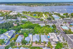 412 SW Akron Ave, Stuart, FL 34994 - Photo 3