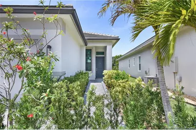 208 SE Via Tirso, Port Saint Lucie, FL 34952 - Photo 3