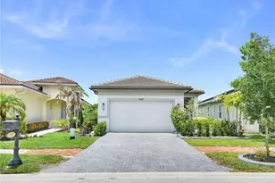 208 SE Via Tirso, Port Saint Lucie, FL 34952 - Photo 3