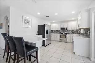 1007 SE Euclid Ln, Fort Pierce, FL 34983 - Photo 11