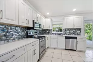 1007 SE Euclid Ln, Port Saint Lucie, FL 34983 - Photo 11