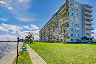 801 Lake Shore Dr, Lake Park, FL 33403 - Photo 39