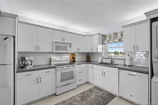 801 Lake Shore Dr, Lake Park, FL 33403 - Photo 15