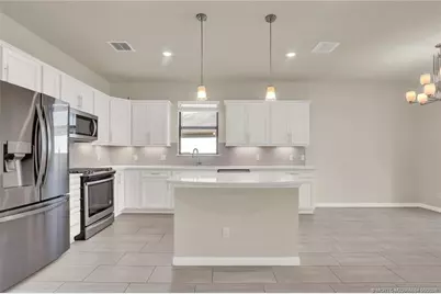 466 SE Vallarta Drive, Port Saint Lucie, FL 34984 - Photo 9