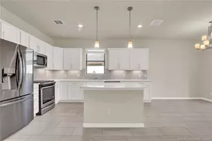 466 SE Vallarta Dr, Port Saint Lucie, FL 34984 - Photo 9