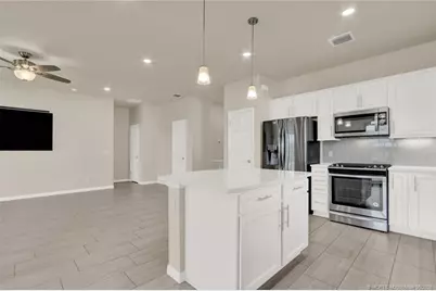 466 SE Vallarta Drive, Port Saint Lucie, FL 34984 - Photo 13