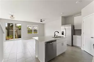 325 SE Halifax Ln, Stuart, FL 34994 - Photo 5