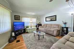 6322 Cypress Ln, Lantana, FL 33462 - Photo 5