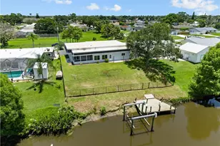 864 SE Degan Dr, Port Saint Lucie, FL 34983 - Photo 3