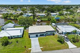 864 SE Degan Dr, Port Saint Lucie, FL 34983 - Photo 3