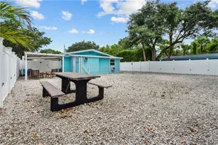 657 SW Cleveland Ave, Stuart, FL 34994 - Photo 3