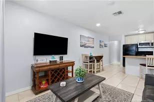 657 SW Cleveland Ave, Stuart, FL 34994 - Photo 17