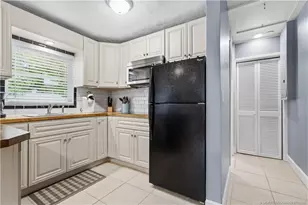 657 SW Cleveland Ave, Stuart, FL 34994 - Photo 7