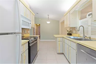 537 NW Sagamore Terrace, Port Saint Lucie, FL 34983 - Photo 11