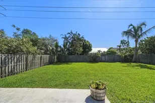 6703 SE Raintree Ave, Stuart, FL 34997 - Photo 17