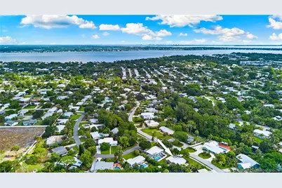 908 SE Krueger Parkway, Stuart, FL 34996 - Photo 5