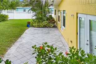908 SE Krueger Pkwy, Stuart, FL 34996 - Photo 9