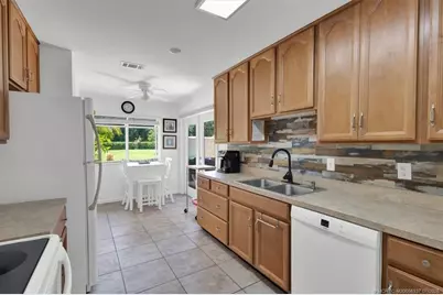 3303 SE Sandpiper Circle, Port Saint Lucie, FL 34952 - Photo 5