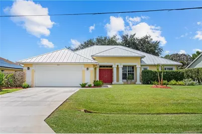 502 SE Majestic Terrace, Port Saint Lucie, FL 34983 - Photo 3