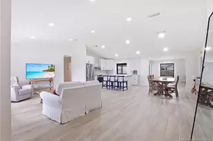 822 SE Cavern Ave, Port Saint Lucie, FL 34983 - Photo 1
