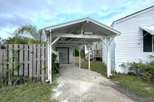 8423 SE Sandy Ln, Hobe Sound, FL 33455 - Photo 5