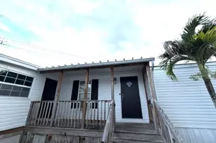 8423 SE Sandy Ln, Hobe Sound, FL 33455 - Photo 3