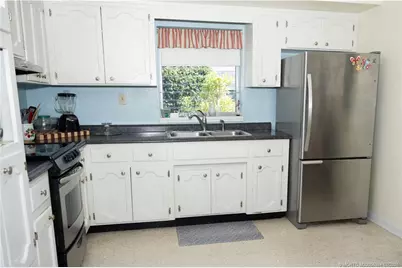 8695 SE Janice Drive, Hobe Sound, FL 33455 - Photo 11
