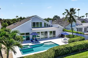 6943 SE Harbor Cir, Stuart, FL 34996 - Photo 1