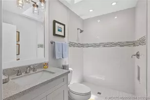 6943 SE Harbor Cir, Stuart, FL 34996 - Photo 23