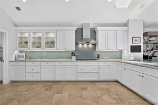6943 SE Harbor Cir, Stuart, FL 34996 - Photo 15