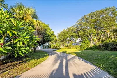 5644 SE Harbor Terrace, Stuart, FL 34997 - Photo 9