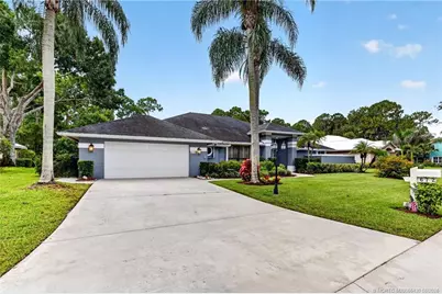 672 SE Pin Oak Terrace, Stuart, FL 34997 - Photo 3