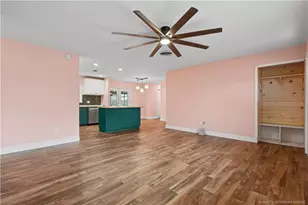 1126 SE Alamanda Ln, Stuart, FL 34996 - Photo 13